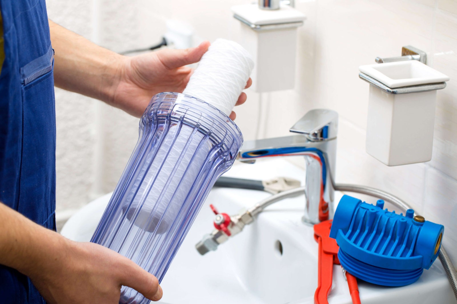 Замена фильтра для воды в Москве