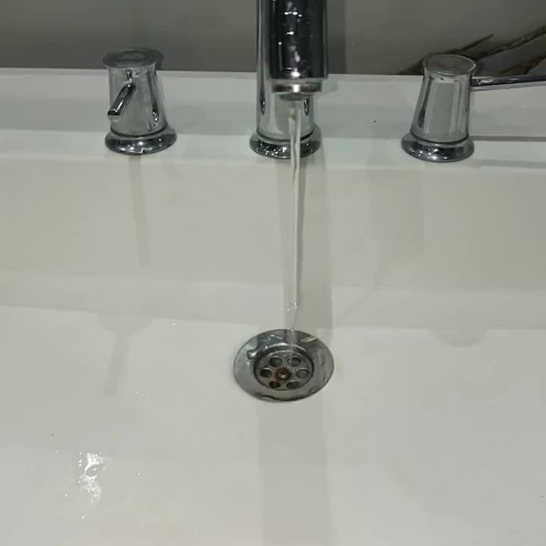 Слабый напор холодной воды: причины и способы решения проблемы